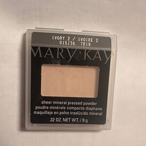 Mary Kay Sheer Mineral Pressed Powder - Ivory 2